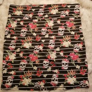 TORRID SKULL SKIRT